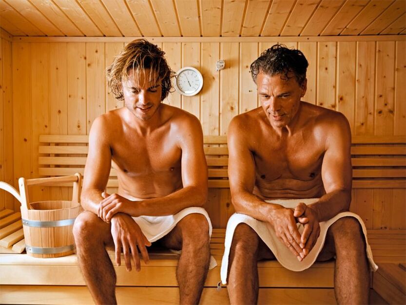 Bărbații merg la saună pentru a trata prostatita
